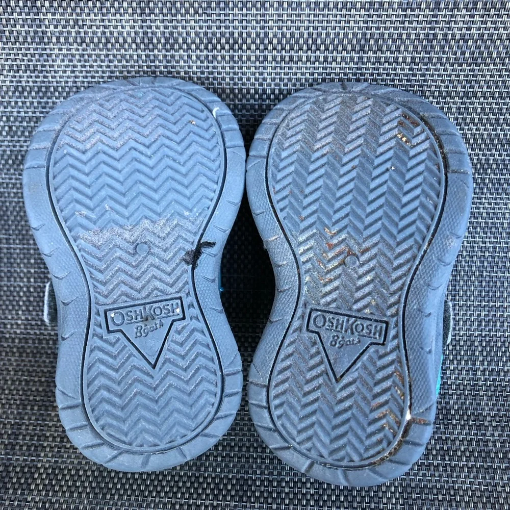 OshKosh B'gosh Turquoise Water Shoes with Adjustable Strap Infants size 2